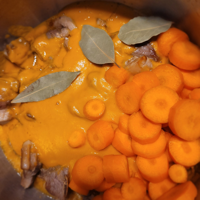 Cazuela de patatas con costilla